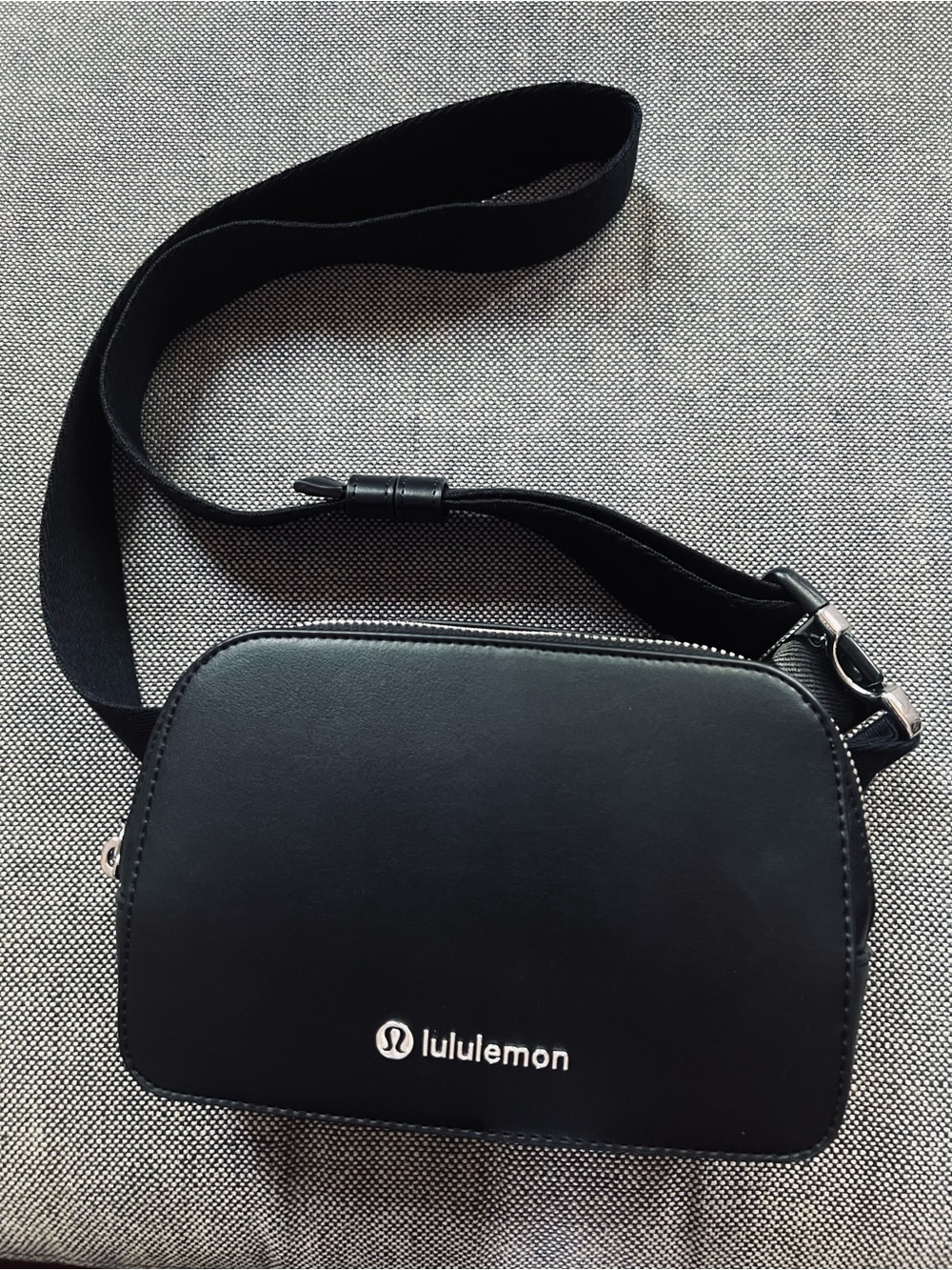 LULULEMON Everywhere Belt Bag Cactus "Leather - Picture 8 of 11